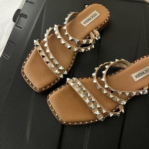 Steve Madden sandal